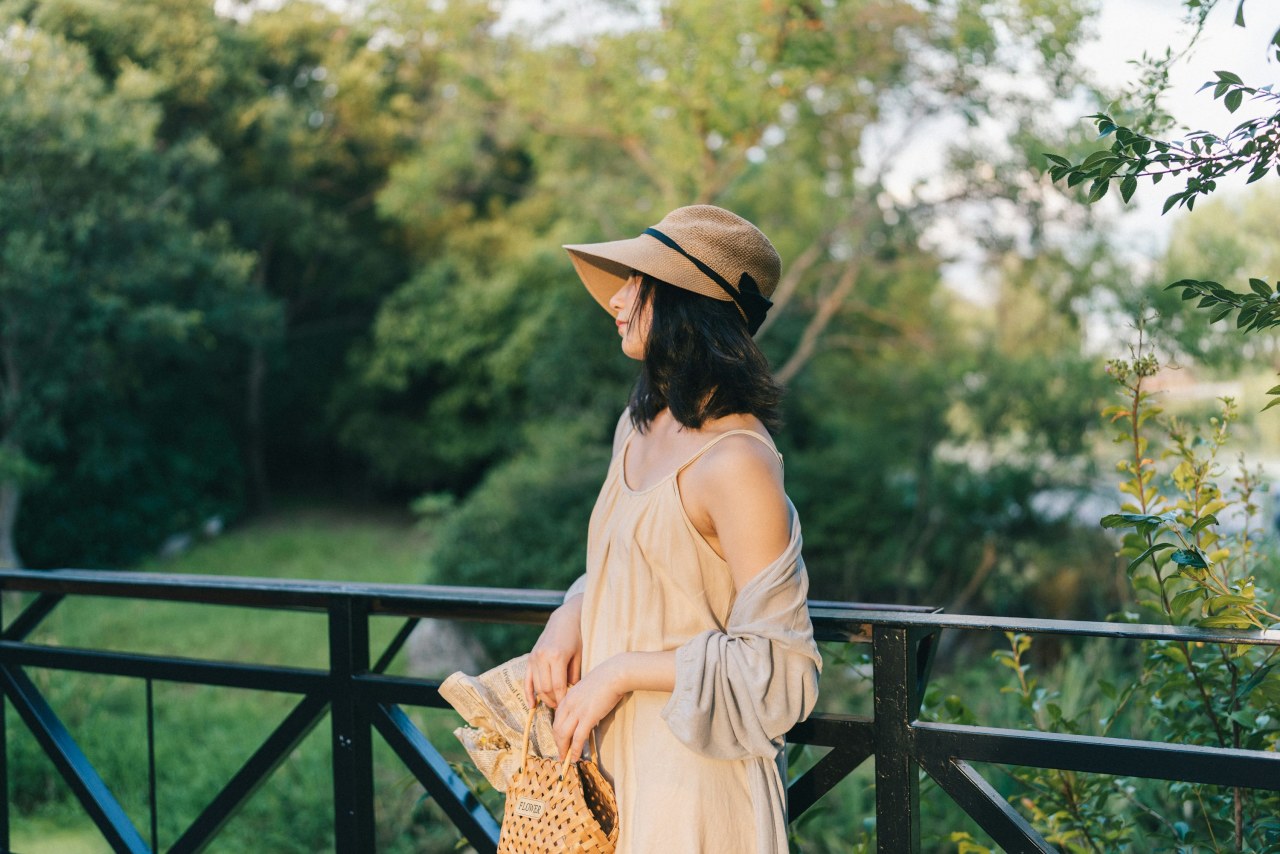 Тренди у фарбуванні волосся 2025: популярні відтінки та техніки