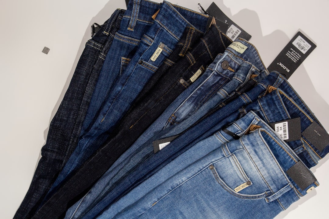 Як вибрати ідеальні джинси за типом фігури: поради стиліста