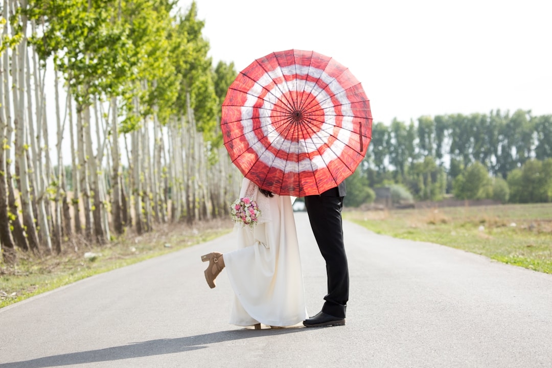 Що одягнути на весілля гостю: ідеї стильних образів